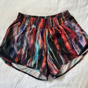 Lululemon Athletica Size 6 "Tall" Hotty Hot Short